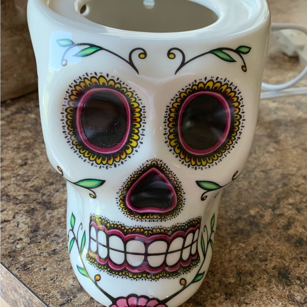 Scentsy Calavera Sugar Skull warmer